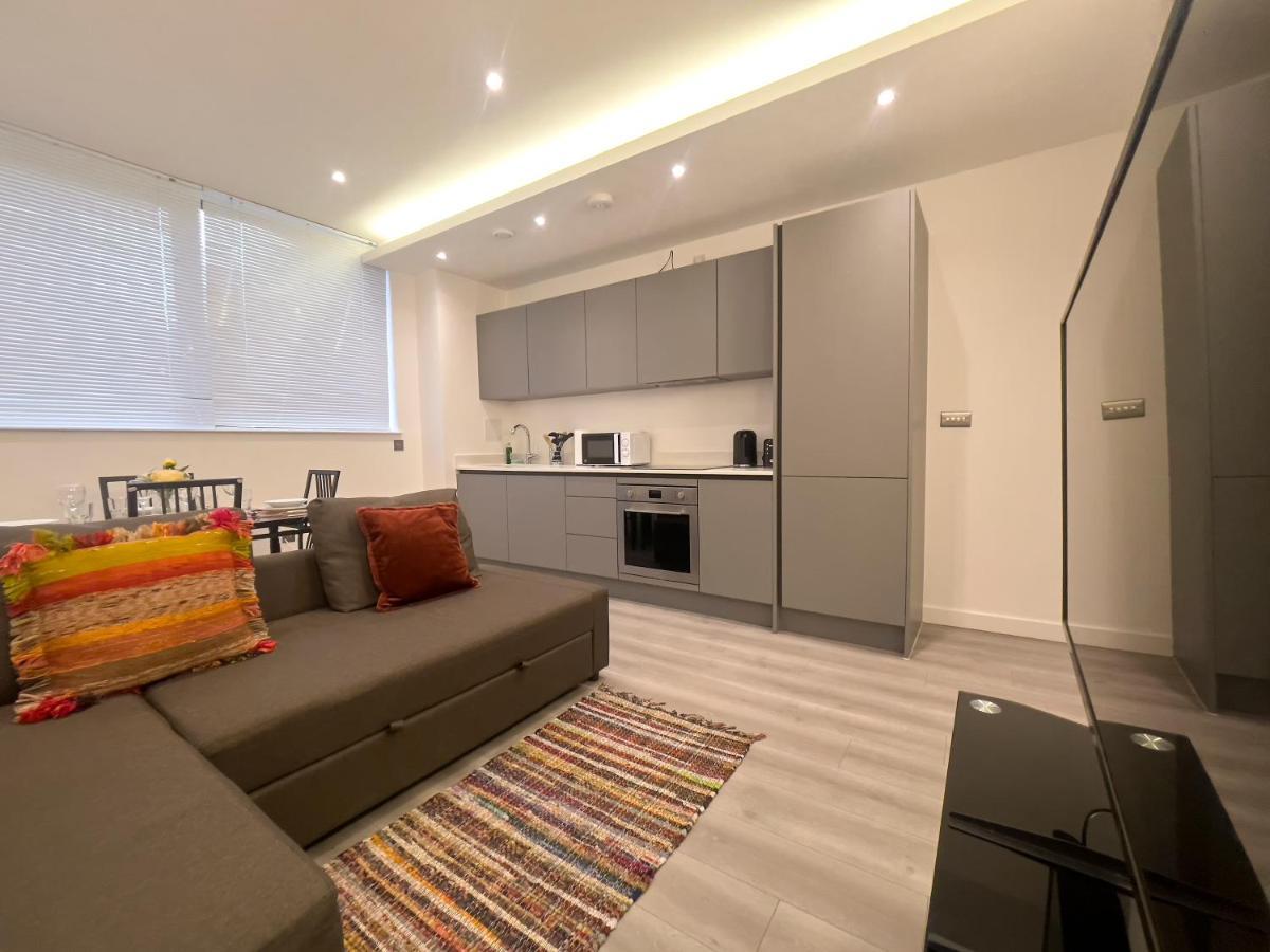 Lovely 2 Double Bedroom Flat With Free Parking - At The Atrium Mk Milton Keynes Kültér fotó