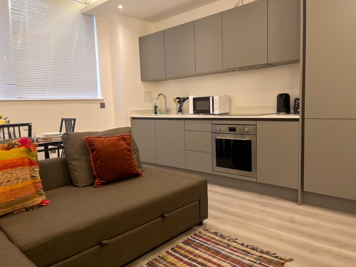 Lovely 2 Double Bedroom Flat With Free Parking - At The Atrium Mk Milton Keynes Kültér fotó