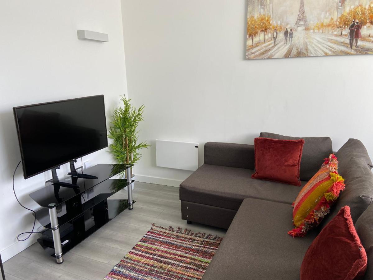 Lovely 2 Double Bedroom Flat With Free Parking - At The Atrium Mk Milton Keynes Kültér fotó