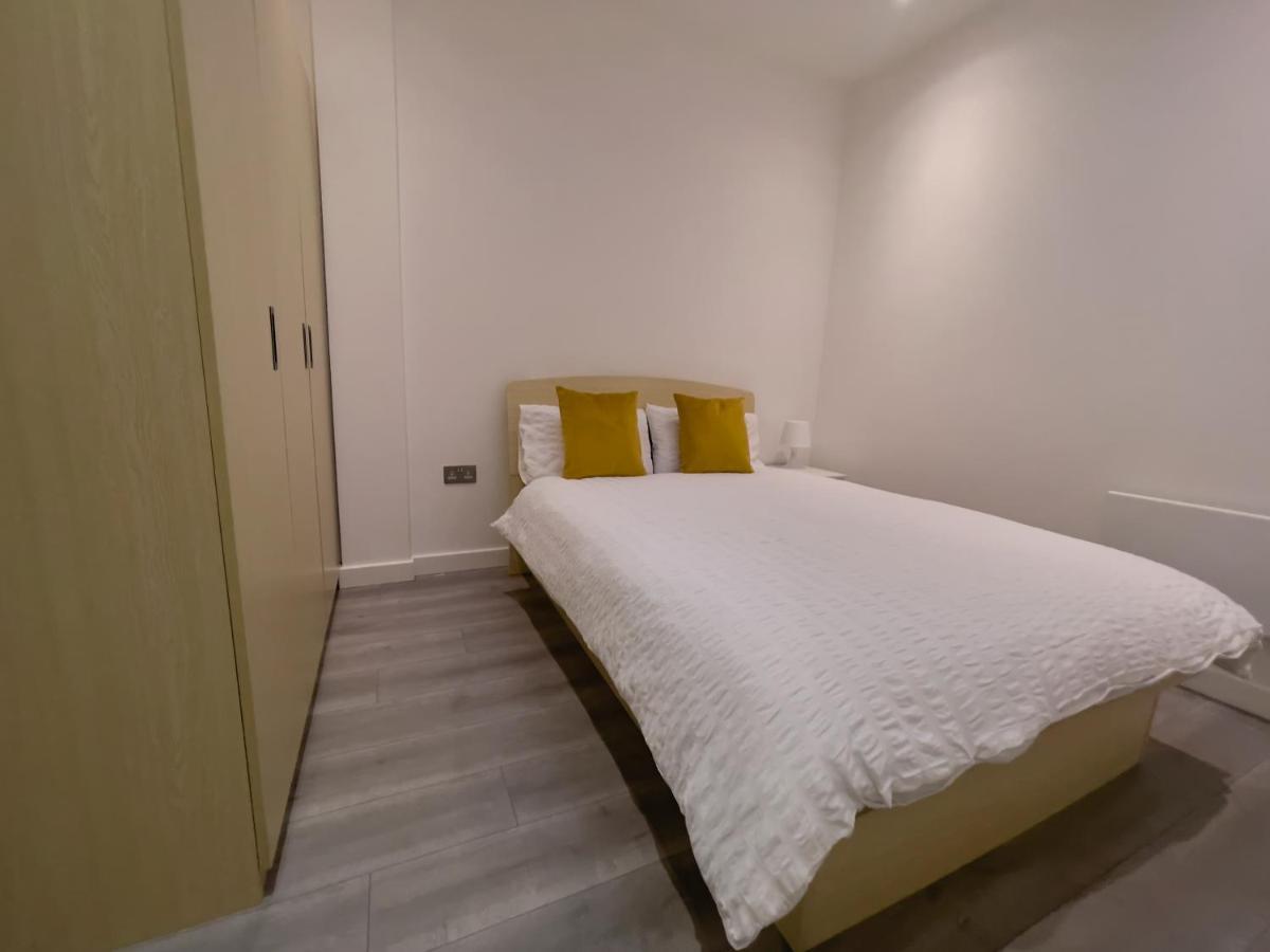 Lovely 2 Double Bedroom Flat With Free Parking - At The Atrium Mk Milton Keynes Kültér fotó