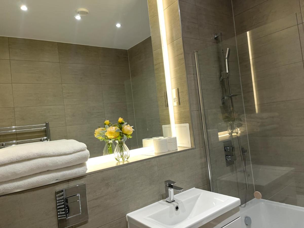 Lovely 2 Double Bedroom Flat With Free Parking - At The Atrium Mk Milton Keynes Kültér fotó