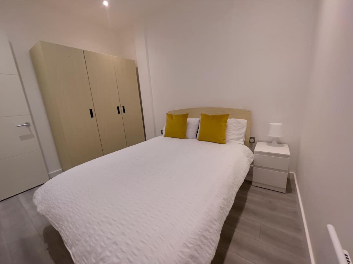 Lovely 2 Double Bedroom Flat With Free Parking - At The Atrium Mk Milton Keynes Kültér fotó