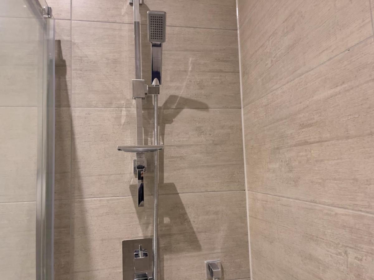 Lovely 2 Double Bedroom Flat With Free Parking - At The Atrium Mk Milton Keynes Kültér fotó